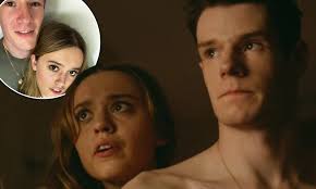 3.104 px x 4.656 px. Sex Education Fans Go Wild As They Discover On Screen Lovers Are A Couple In Real Life Daily Mail Online