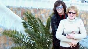 Camilo sesto falleció a los 72 años de edad, según se informó en sus cuentas oficiales en redes sociales. Camilo Sesto Hizo La Mili En Viator Y Tuvo Uno De Sus Grandes Amores En Aguadulce