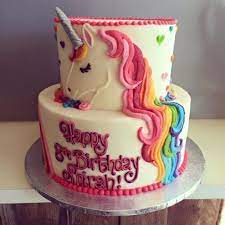 eine weisse einhorn torte ein einhorn mit regenbogenfarbener mahne einhorn kuchen kuchen und torten kuchen kindergeburtstag