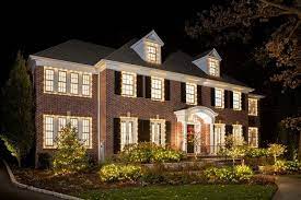 You Can Now Book The Real Life Home Alone House On Airbnb In 2021 Home Alone Home Alone Characters Home