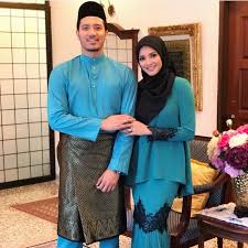 Fattah amin setiap kali menang anugerah tak datang tak payah menanglah, tulis netizen. Mingguan Wanita Waahh Meriah Keluarga Besar Fattah Facebook