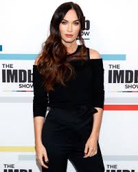 Angelina jolie has long thick hair, so this is the perfect style for her. 20 Great Haircuts For Your Square Shaped Face