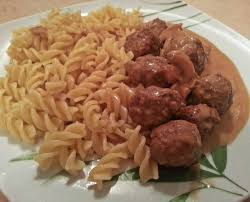 Kottbullar In Rahmsauce Rezept Frag Mutti Karen Recettesdepoulet En 2020 Recette De Salade De Crabe Boulette De Viande Recette Salade Poulet
