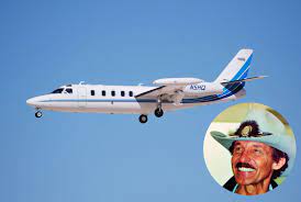 Each finishing spot in the field earns a driver points, from a maximum of 40 points to the driver who finishes first, down to one point for the driver who finishes 40th. 10 Nascar Drivers And Their Private Jets Aircraft Compare
