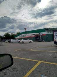 Collect cash and credit card payments from customers. Sungai Petani Econsave Bandar Puteri Jaya