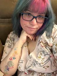 Introduction of a Theater Kid and Makeup Artist in Teenagers Group