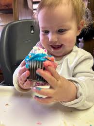 Someone enjoyed her EASTER MONDAY CUPCAKE 🐣🩷 happy Easter Monday  everyone😘