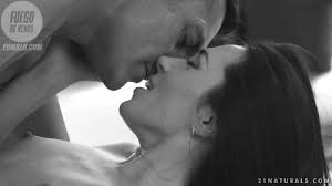 Couple Kiss Gif | Porn Giphy