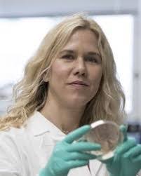 Melissa Kendall's Instagram, Twitter & Facebook