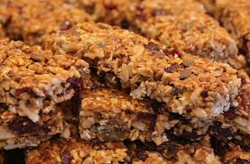 Le barrette energetiche fatte in casa, si preparano facilmente con le nostre mani, pochi ingredienti per un risultato a dir poco gustoso. Ricetta Barrette Proteiche Senza Zuccheri Esercizi Glutei
