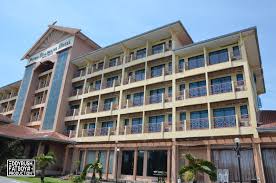 Yemek restoranda t hotel kuala perlis misafirlerine yemek servisi verilmektedir. Putra Brasmana Hotel Perlis Malaysia