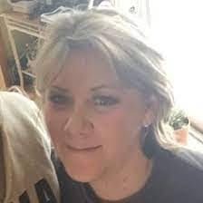 Elaine Petit's Instagram, Twitter & Facebook