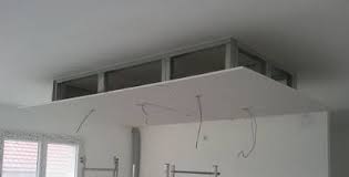 Un Caisson Decaissement Au Plafond Faux Plafond En Placo Teto De Gesso Teto Rebaixado Decoracao Da Sala