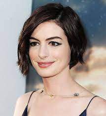 How To Get Anne Hathaway S 90s Waves And Smoky Eye Short Hair Styles Bob Hairstyles Short Bob Hairstyles