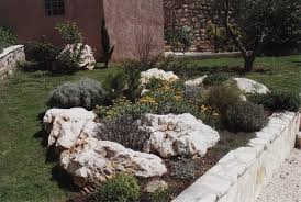 Massif Rocailleux Mediterraneen Parc Et Jardin Paysagiste Jardins