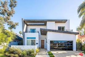 Kylie just bought a new house, as curbed reports—a $6 million mansion in hidden hills, california (not to be confused with the $2.7 million. Kendall Jenner And Ben Simmons Rent West Hollywood Home 25 000 A Month Home Stratosphere