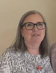 Melanie Snider's Instagram, Twitter & Facebook