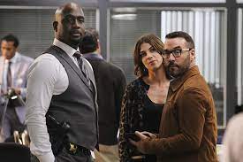 1 saison / 13 épisodes. Que Vaut Wisdom Tous Contre Le Crime La Serie Avec Une App Qui Resout Des Crimes Sur W9 Critictoo Series Tv