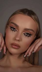 Kyra Bell (kyrabell90)