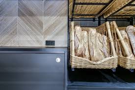 Fournil Des Co Pains Carrelage Imitation Bois Deco Vitrine Architecture
