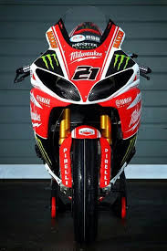 À la recherche d'une moto à vendre près de chez vous ? Milwaukee Yamaha R1 Sports Bikes Motorcycles Modern Bike Yamaha R1