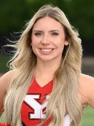 Chloe Van's Instagram, Twitter & Facebook