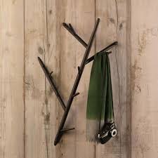 Umgekehrt können dunkle wände im schlafzimmer aber einfach mit weißen wandtattoos stilvoll gestaltet werden. Kleiderablage Schlafzimmer Anregung Kleiderhaken Wand Ast Optik Kleiderablage Ablage Garderobe Aste