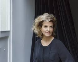 Although she was sometimes criticized for idiosyncratic, even willful, interpretations of the standard repertoire, she displayed an impeccable technique and produced a sound that was known for its beauty and. Anne Sophie Mutter S Vita Biography Anne Sophie Mutter