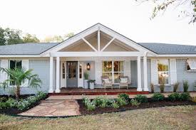 Fixer Upper Season 3 Episode 13 The Green Mile House House Exterior Ranch Style Homes Front Porch Addition