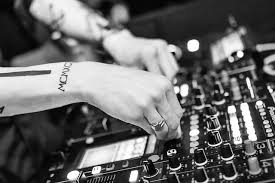 Boris, as with everyone, has had a relatively quiet year, but he's made the most of not being on the road. Good Techno Songs Tracks For Practicing Mixing As A Dj Passion For Edm