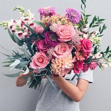 Our local florists craft fresh flower arrangements from daisy flowers, lily flowers, carnation flowers, hydrangea flowers, iris flowers, roses, sunflowers, and more! 25 New Zealand Wedding Artists To Follow Nouba Com Au Flowers Flower Arrangements Floral Arrangements