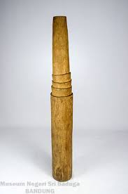 Keotentikan dari alat musik tradisional pikon lah yang membuatnya dikenal. 6 Alat Musik Tradisional Papua Barat Tradisikita