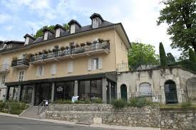 Hotel De La Grotte Aix Les Bains Tarifs 2021 Mis A Jour 26 Avis Et 13 Photos Tripadvisor