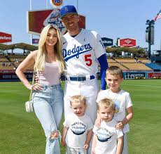 Happy Mother's Day to all of the amazing moms in Dodgers Nation 💙 All of the sacrifices, life lessons and beautiful spirits make this team and this fanbase the best in all
