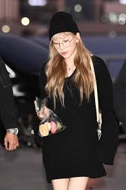 Taeyeon Shines Bright In Black At Incheon Airport Taeyeon Fashion Snsd Fashion Snsd Airport Fashion