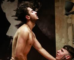 Bruce LaBruce mete a los refugiados en una peli porno gay