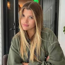 Bleach and hair dye are really harsh on your hair, so if your end results aren't quite what you were going for, press pause before you give it. 24 Gorgeous Highlights For Any Hair Color Highlight Ideas 2021 Allure