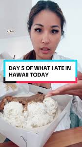 What I Ate in Hawaii: Rainbow Drive-In Experience