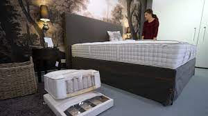 Insofern sollte die entscheidung des bettenkaufs gut durchdacht sein. Boxspringbett Im Schlafzimmer Das Sind Die Nachteile