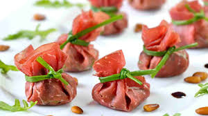 Maybe you would like to learn more about one of these? Fagottini Di Bresaola Con Ricotta E Noci Un Antipasto Sfizioso Per Natale