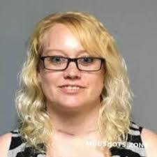 Leah Fulk's Instagram, Twitter & Facebook