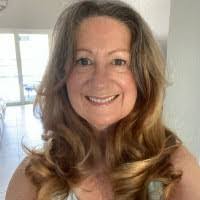 Beth Blanchette's Instagram, Twitter & Facebook