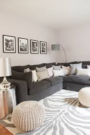 Graues sofa farben weiss grau schwarz wohnzimmer wohnung. Relax Harmonie So Funktioniert Unser Look Auch Bei Ihnen Wohnen Wohnung Wohnzimmer Grau