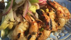 Salade Sicilienne Et Crevettes Grillees Au Barbecue Par Ici L Ete Ici Radio Canada Ca Crevettes Grillees Salade Recette
