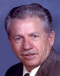 Mike Lauder's Instagram, Twitter & Facebook