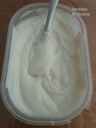 Fromage frais (fresh cheese) differs from fromage blanc in that, according to french legislation, fromage frais must contain live cultures when sold. Skyr Maison Au Cookeo Ou Yaourtiere Les Recettes De Ninette