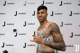 At 18 years of age the brazilian costs £11 million, a steal compared to the £141 million real paid in our test save. Video Juventus Fans Greet Kaio Jorge Upon His Arrival Juvefc Com