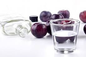 Pflaumenlikor Ist Schnell Zubereitet Nur Alkohol Zucker Und Fruchte Sind Erforderlich Fallt Die Obsternte Reichlich Au Schnaps Selber Machen Schnaps Pflaume