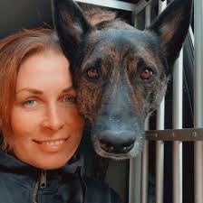 Hij reed zo hard dat hijzelf en het motorblok uit de auto vlogen.'