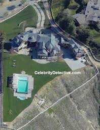 The Osbournes House Photos Of Celebrity Homes And Mansions Aerial Photos Celebrity Houses Mansion A Reo Celebrity Houses Celebrity Houses Mansions Mansions